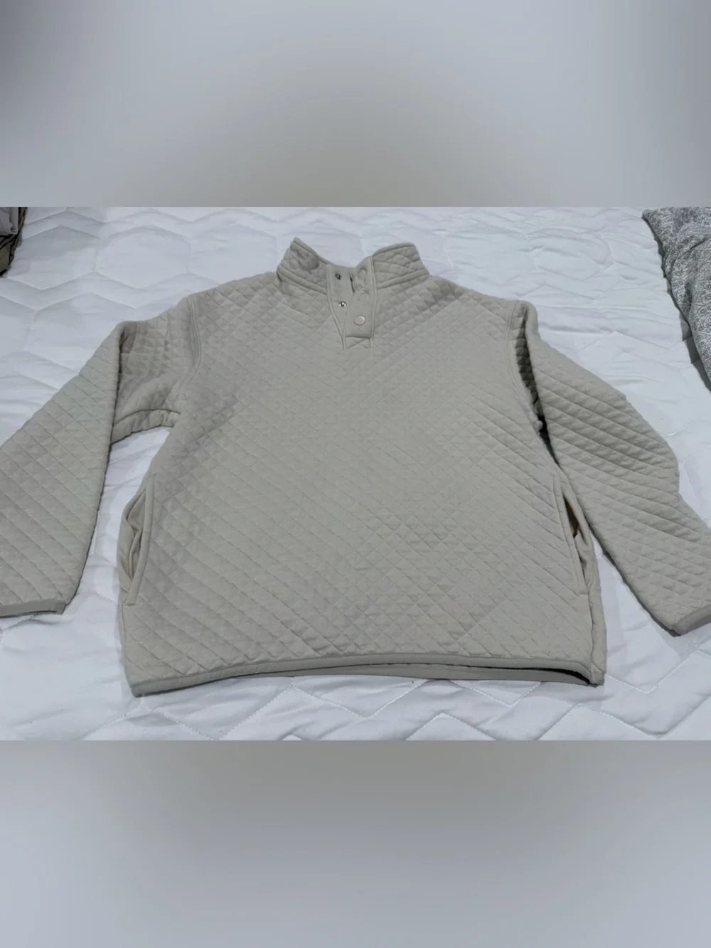 Old Navy Quilted Pullover Sweater Jacket in Light Beige